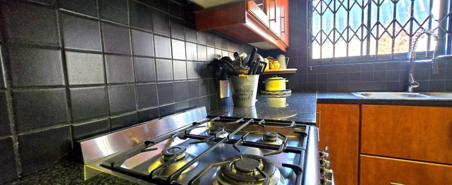 6 Bedroom Property for Sale in Franskraal Western Cape